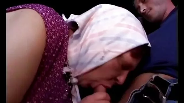 Pornografia sensual sem registo.  A senhora anal é videos pornos de amadores insubstituível, por isso sentei-me em cima de repolho.