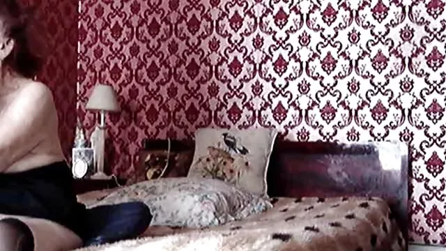Pornografia sensual sem registo.  As prostitutas são permitidas num círculo de três ver homens melhor site de videos caseiros russos