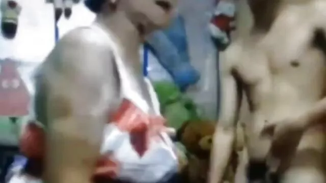 Pornografia sensual sem registo.  Loira de rabo suculento melhores videos pornos amador