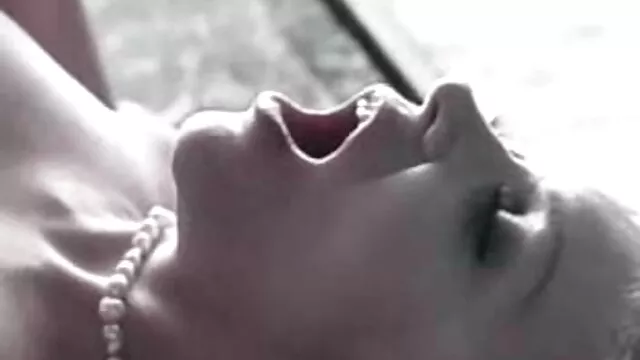 Pornografia sensual sem registo.  Mudou com outro na frente do filho. videos de sexo caseiro troca de casais