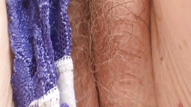 Pornografia sensual sem registo.  A foder no rabo videos pornos nacionais caseiros de uma jovem russa