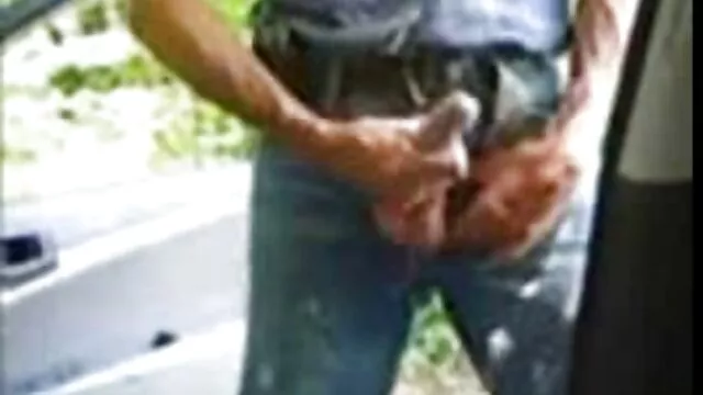 Pornografia sensual sem registo.  O rapaz pega na vídeos pornô caseiro com novinhas câmara e come a mãe.