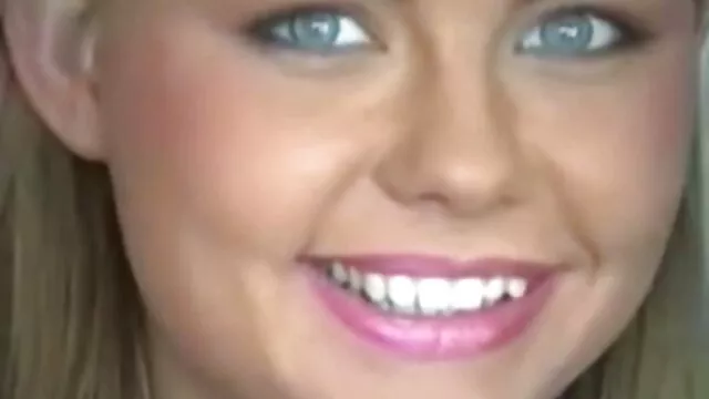 Pornografia sensual sem registo.  A virgem russa veio vidio pornô amador fazer pornografia.