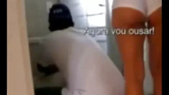 Pornografia sensual sem registo.  A vídeo pornô brasileiro amador princesa fode-a em Jacu em inien