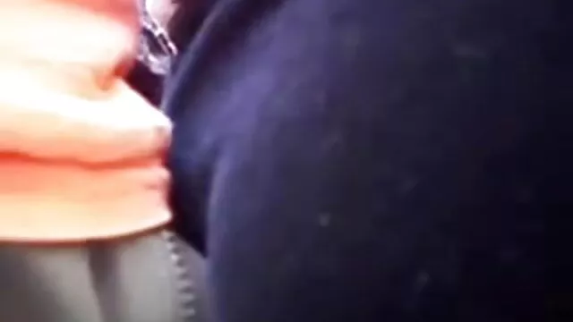 Pornografia sensual sem registo.  Ela atribuiu a menina com um corpo elegante com a ajuda da sexo amadores brasileiros elegância