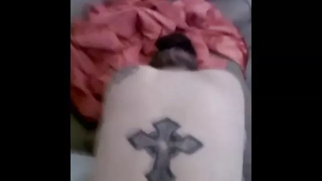 Pornografia sensual sem registo.  A morena linda gagueja a o melhor porno amador sua rata doce