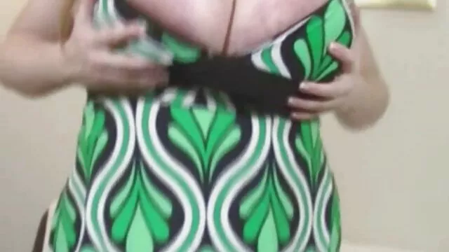 Pornografia sensual sem registo.  Vê a beleza do guyet a foder sexo caseiro grátis com um gajo preto.