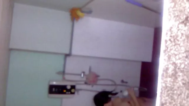 Pornografia sensual sem registo.  Pai 18 de abril filha de uma pornos de amadoras dona de casa numa rata doce