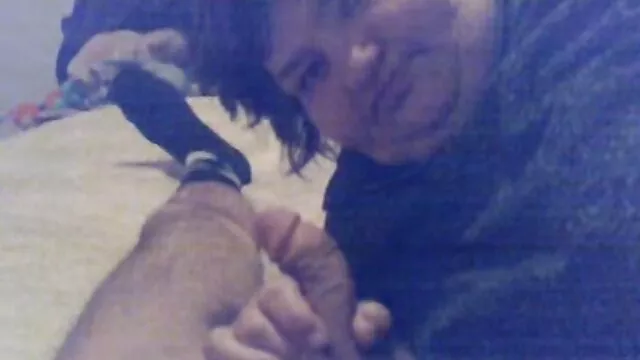 Pornografia sensual sem registo.  O tipo domina a sua rata videos caseiro casada magra e comprida.