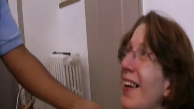 Pornografia sensual sem registo.  A comer uma miúda magricela e videos caseiros brasileiros de sexo a cortar a boca.