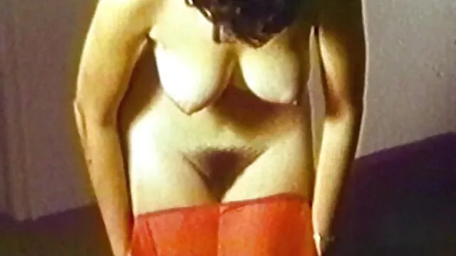 Pornografia sensual sem registo.  Uma mulher videos gratis porno amador russa madura foi rasgada pela piscina.
