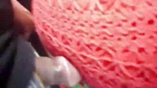 Pornografia sensual sem registo.  No final, ela estrelou pornô sexo caseiro uma morena adulta fodendo
