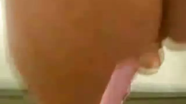 Pornografia sensual sem registo.  PI.um homem de entregas que é caiu na net porno videos iniciado com um alarme alto num vestido verde.