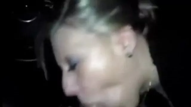 Pornografia sensual sem registo.  Eu não me vejo há muito tempo e decidi videos de sexo caseiro brasileira fazer um olhar lésbico pato