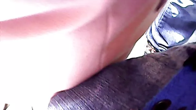 Pornografia sensual sem registo.  A minha namorada fode todos os buracos na casa dela. videos sexo brasileiro caseiro