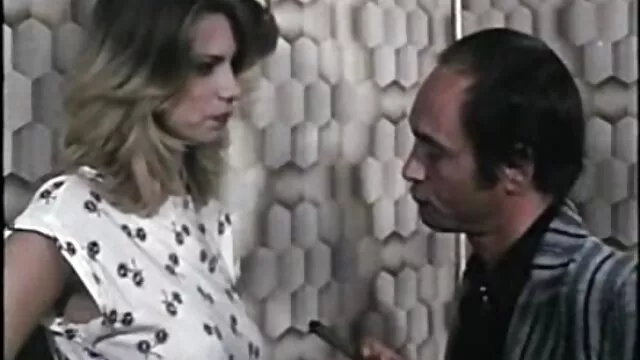 Pornografia sensual sem registo.  A cabra russa estava a foder em todos os buracos e cheia de esperma. os melhores porno caseiro