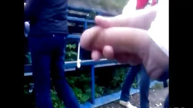 Pornografia sensual sem registo.  A rapariga forçou o homem a considerar fazer batota. melhores pornos amador