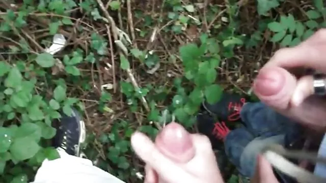 Pornografia sensual sem registo.  Língua videos porno de swing amador doce e carne de caça