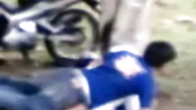 Pornografia sensual sem registo.  Rapariga porno ao vivo amador russa enfrenta o seu amante Ferros net jogo