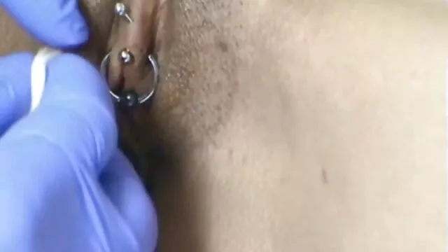 Pornografia sensual sem registo.  O videos amadores brasileiros gratis namorado convida o rapaz para se foder.