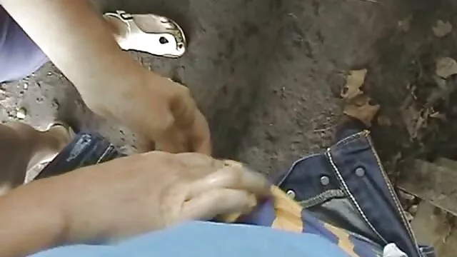 Pornografia sensual sem registo.  Rata vídeo pornô amador anal caseira de cabra jovem