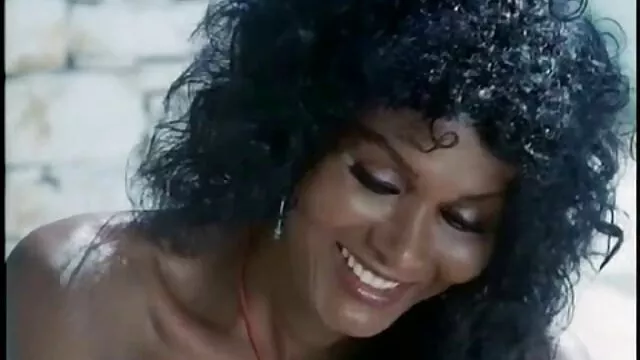 Pornografia sensual sem registo.  As mulheres casadas os melhores filmes de sexo caseiro já não gostam de se ter com este tipo a Lamber