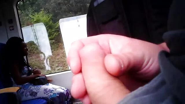 Pornografia sensual sem registo.  Foder a morena russa sexo amador pornô com um Bonner flexível